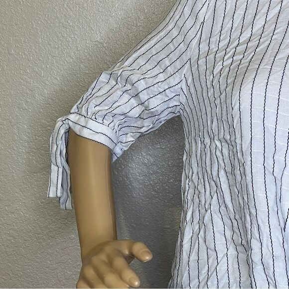 NWT BCBGeneration Faux Wrap 3/4 Sleeve Striped Blouse White Black Size XS - Picture 5 of 16